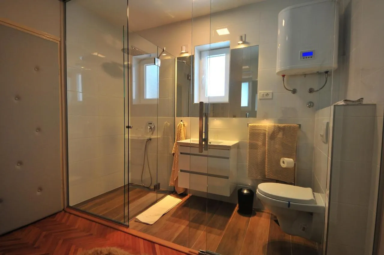 Apartments And Rooms By The Sea Banjol, Rab - 5077 Guest house Banjol
