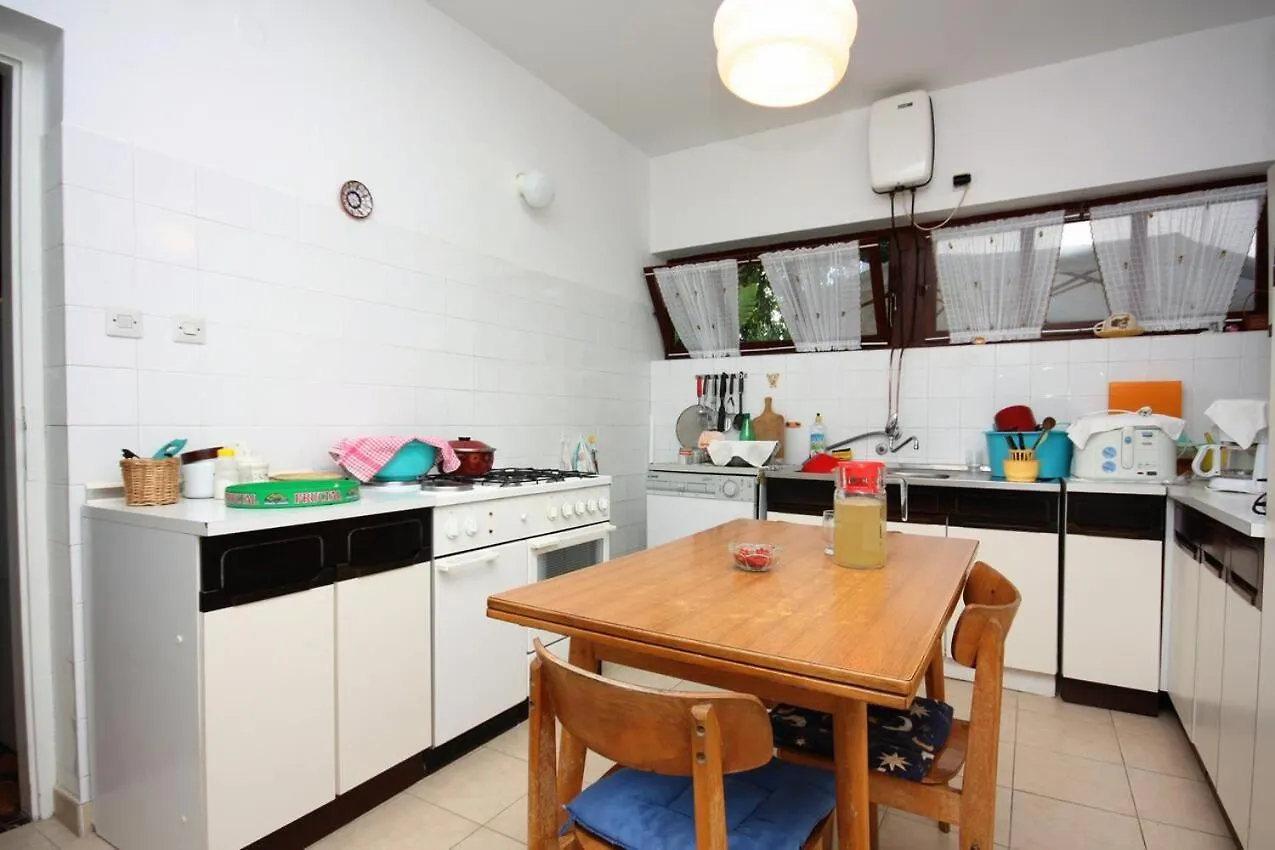 Apartments And Rooms By The Sea Banjol, Rab - 5077