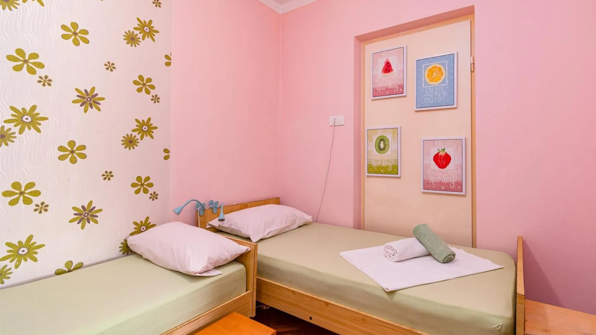 Apartments And Rooms By The Sea Banjol, Rab - 5077