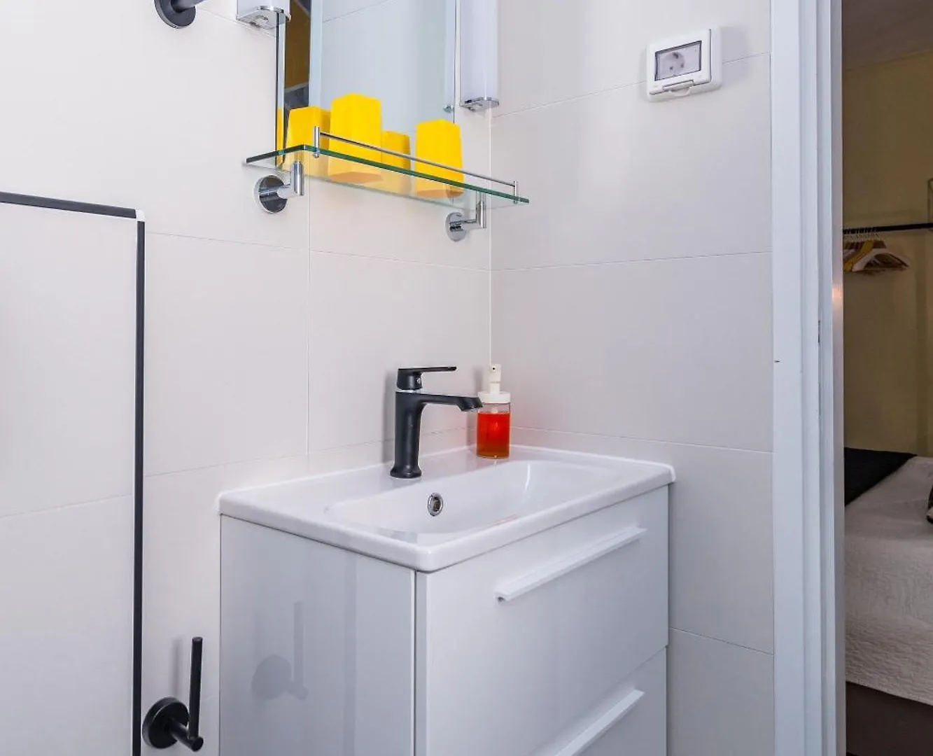 Apartments And Rooms By The Sea Banjol, Rab - 5077 Guest house
