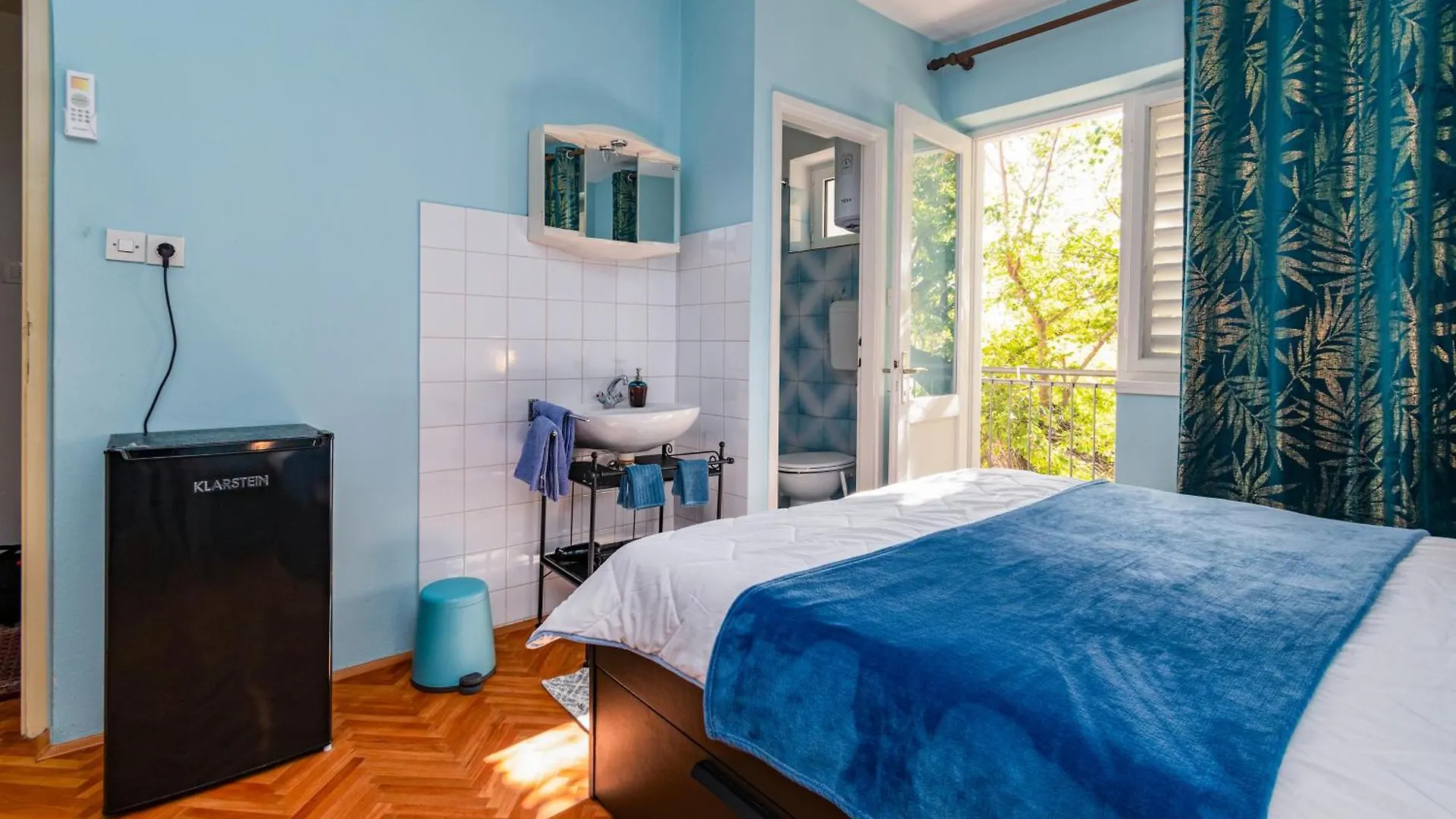 Guest house Apartments And Rooms By The Sea Banjol, Rab - 5077
