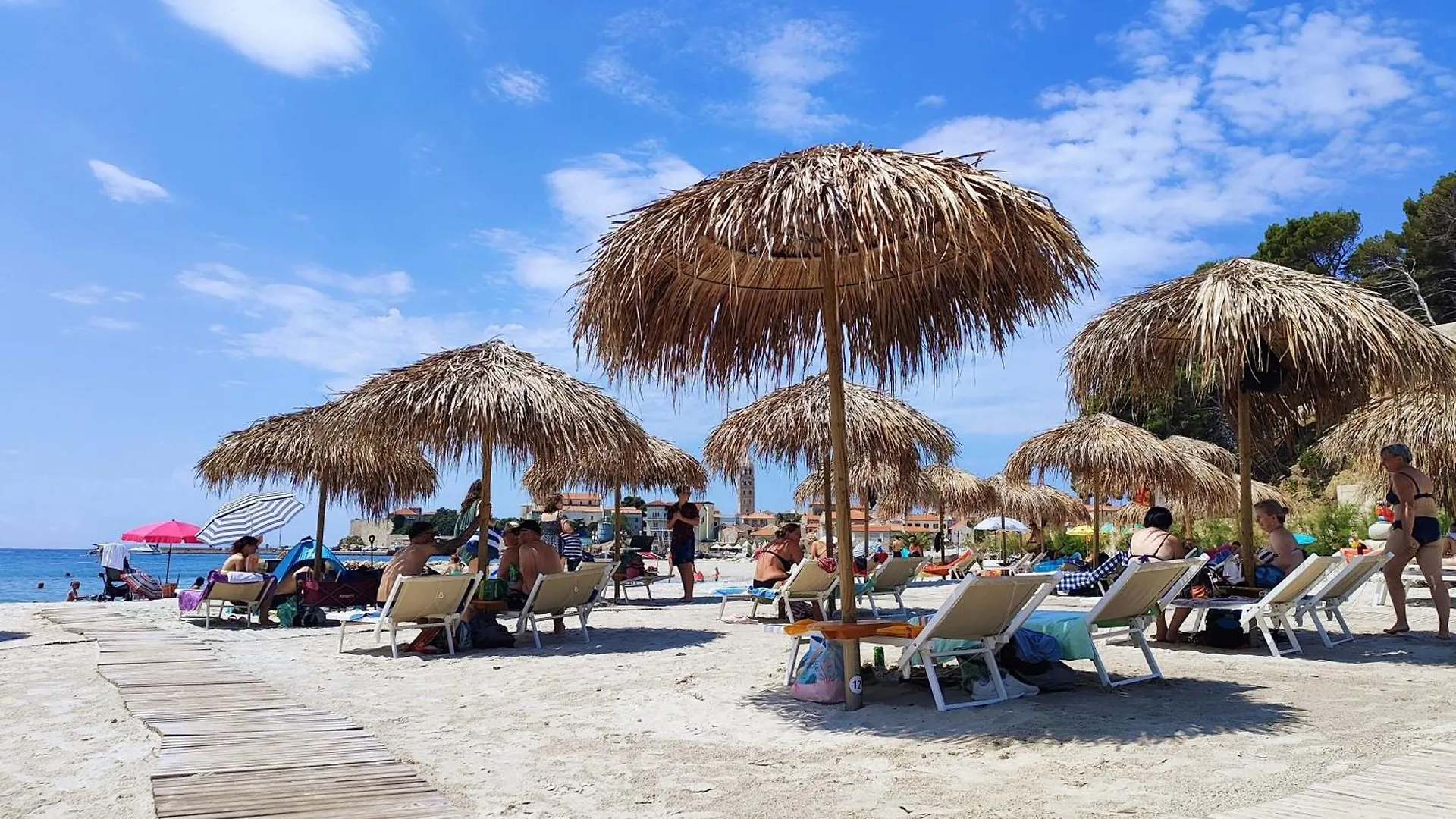 Apartments And Rooms By The Sea Banjol, Rab - 5077 Croazia